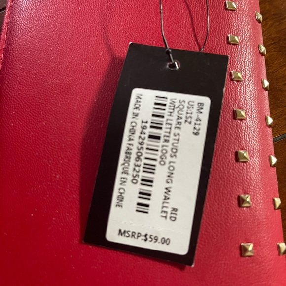 Badgley Mischka set. NWT. Tote bag and wallet. Has lap top pocket.  MRSP $208 - Picture 5 of 9